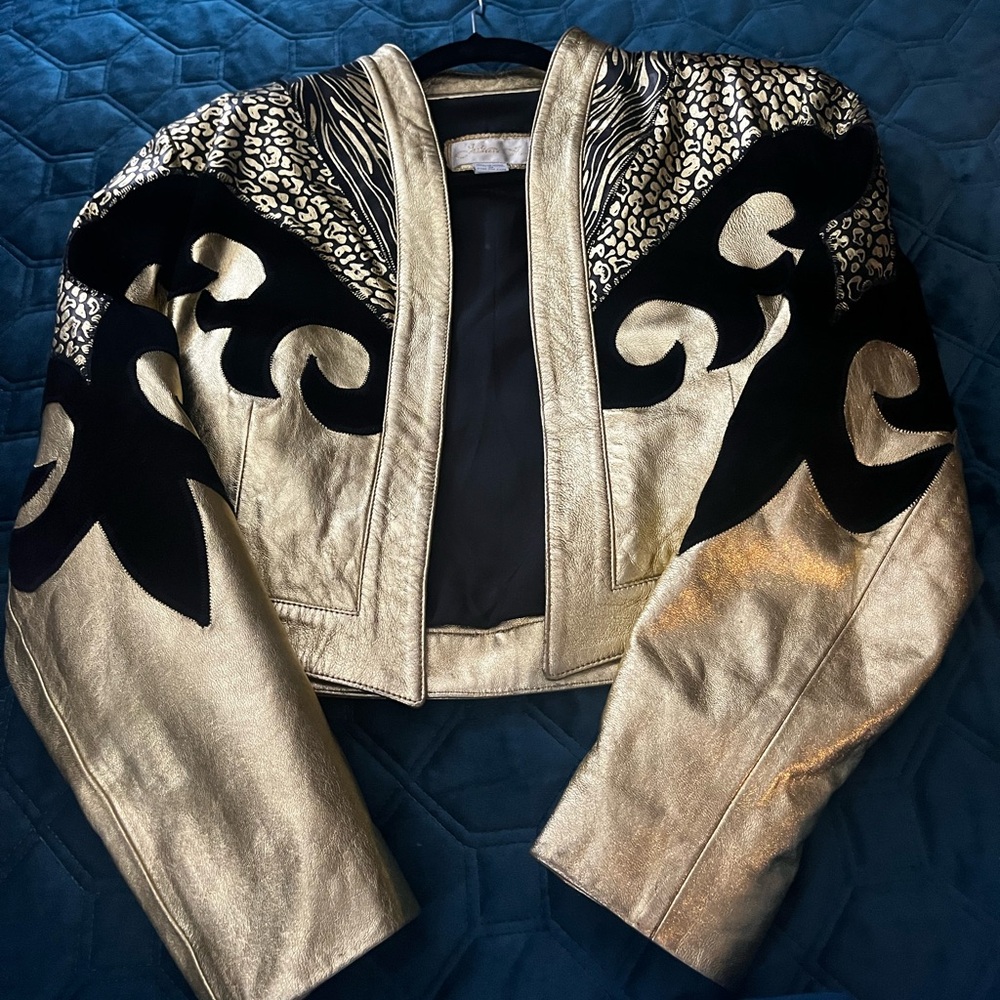 Vintage Julian K 100% Leather Gold and Black detailed crop jacket.  Size:M